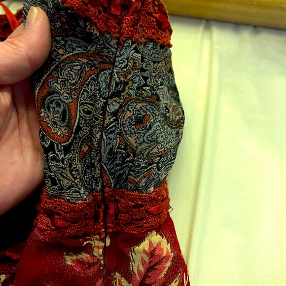 Adorable top. - Picture 6 of 12